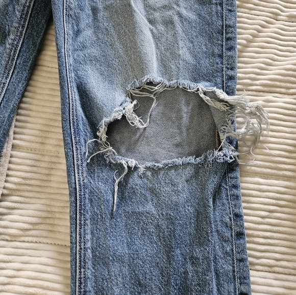 American Eagle Women's Blue Distressed Jeans Size 0 - Picture 3 of 16